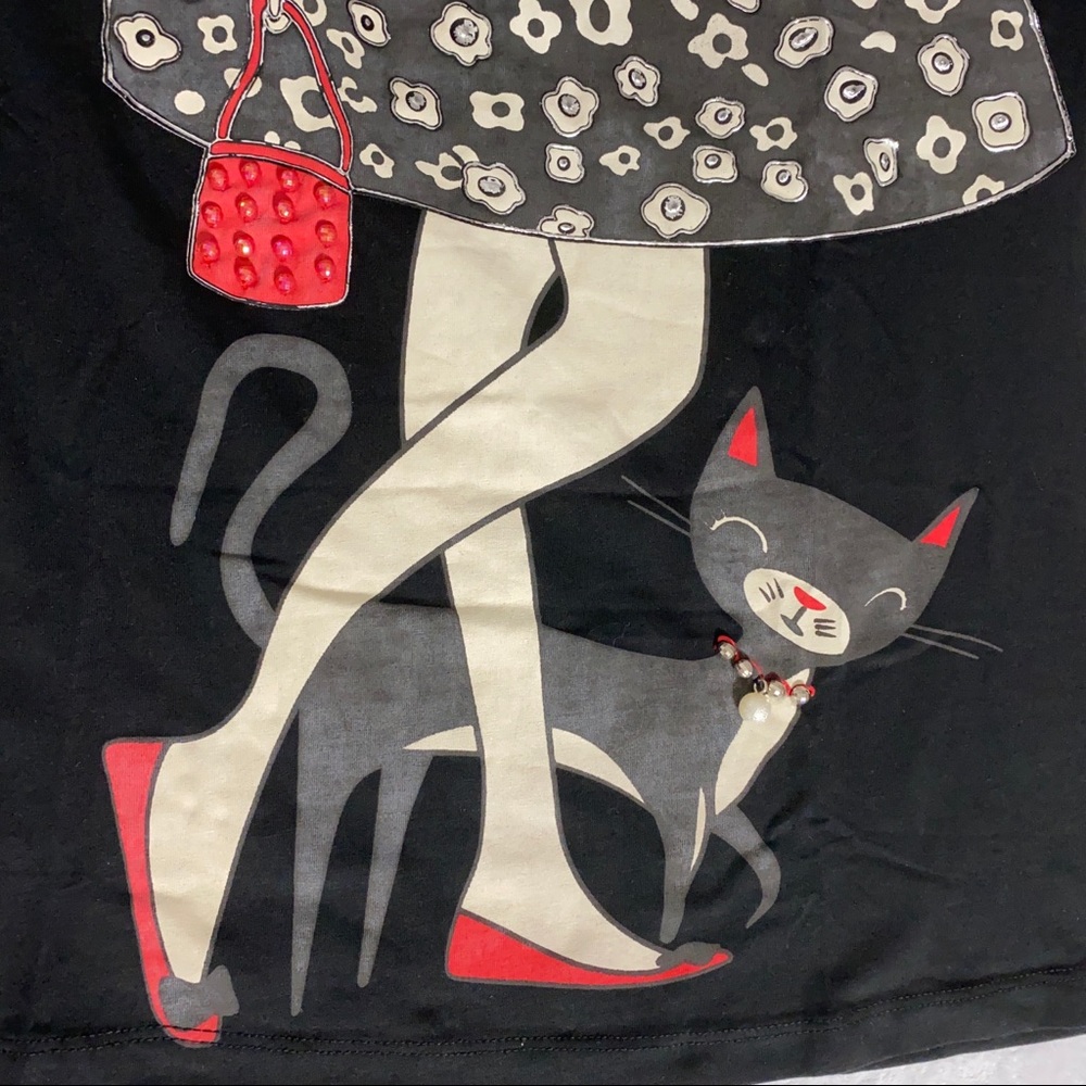 Black T-shirt with Cute Design - Picture 3 of 3